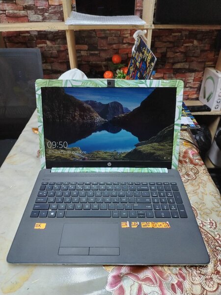 Ordinateur portable HP 250g7"