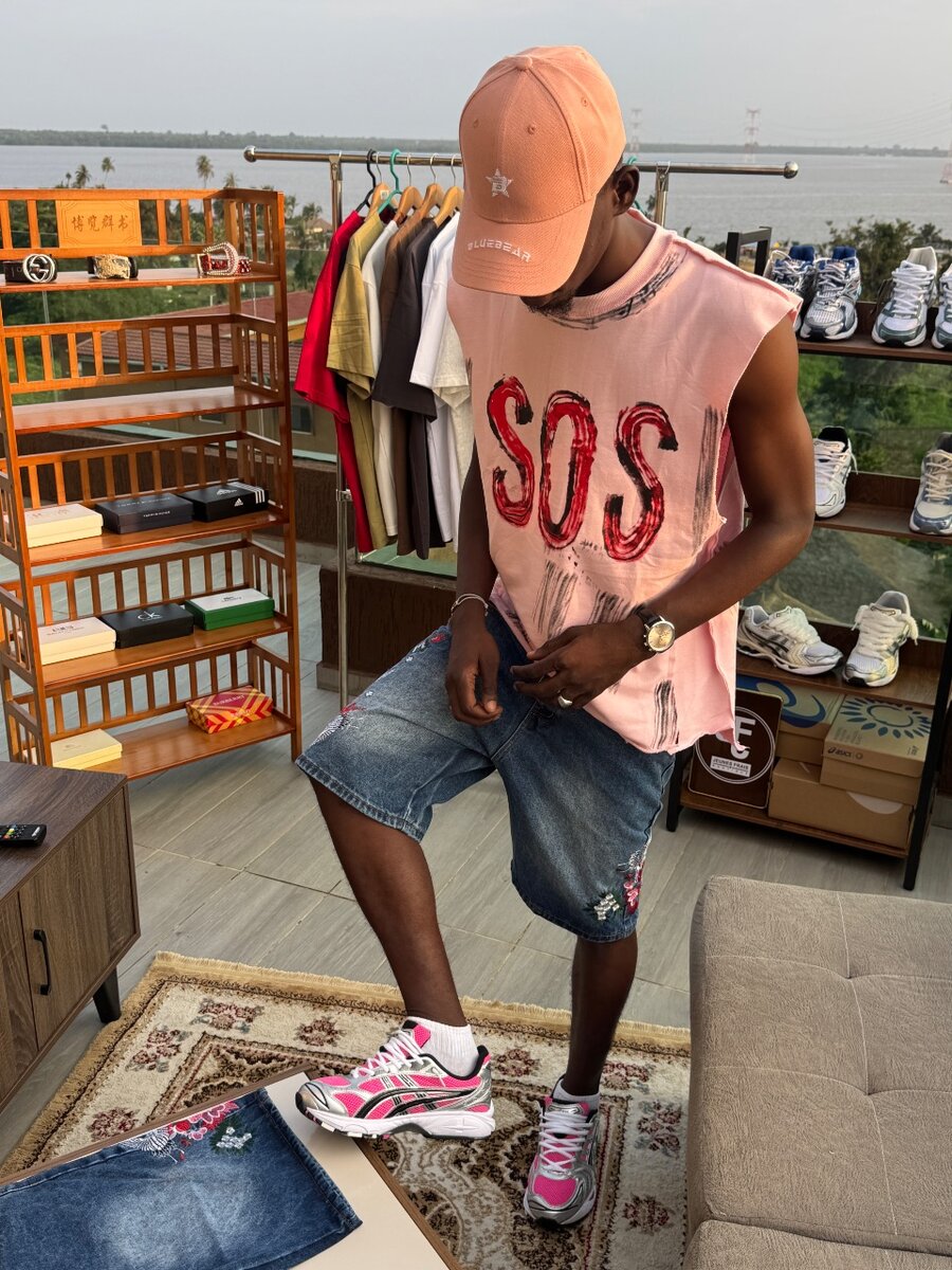 Shorts en jean avec broderie fleurie