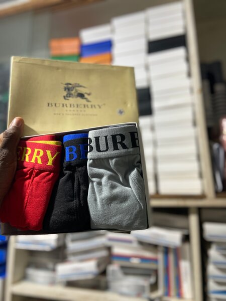 Sous-vêtements Burberry colorés