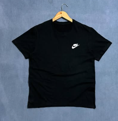 Nike t shirt size : M
