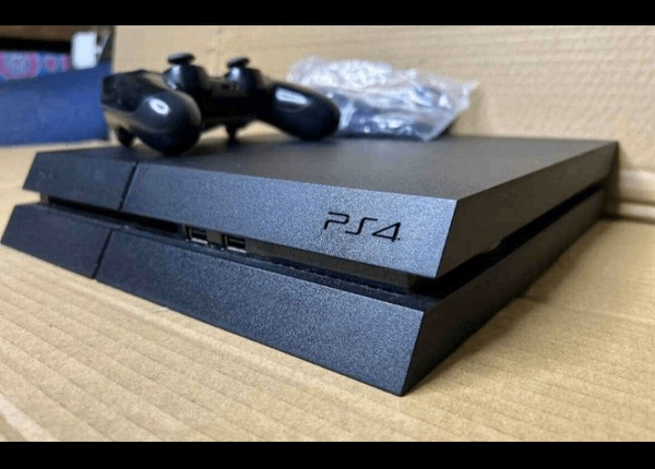 Console PS4 avec manette
