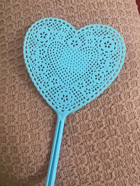 Tapette à mouches cœur bleu