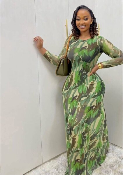 Robe longue camouflage élégante