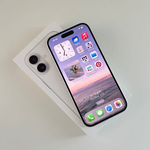 Apple iPhone 13 neuf dans son emballage