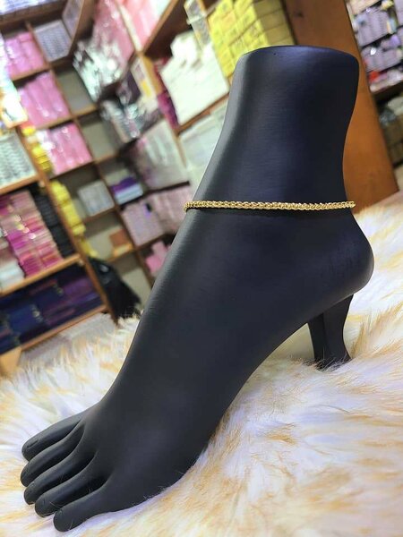 Les chaînes aux pieds