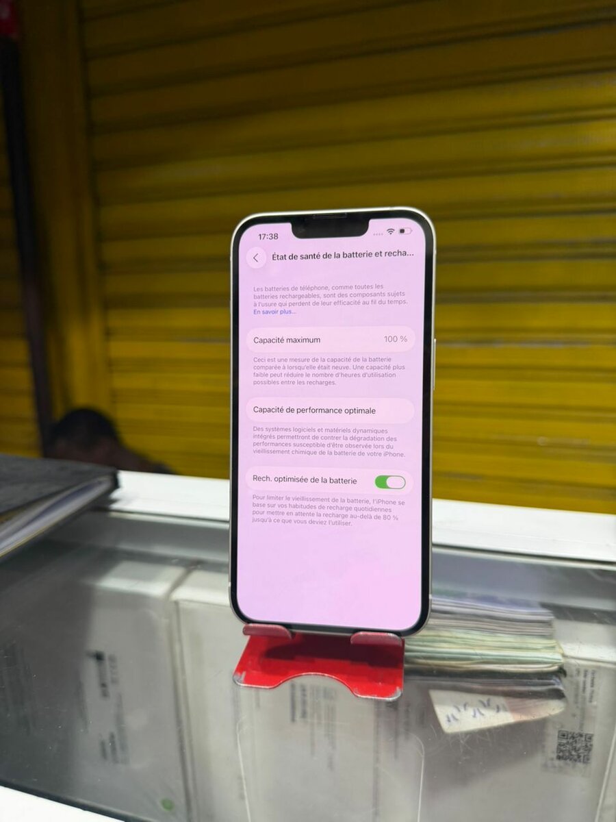 IPhone 14Simple Quasi blanc