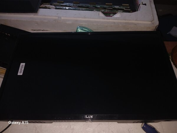 Téléviseur LED iLUX de 32 pouces