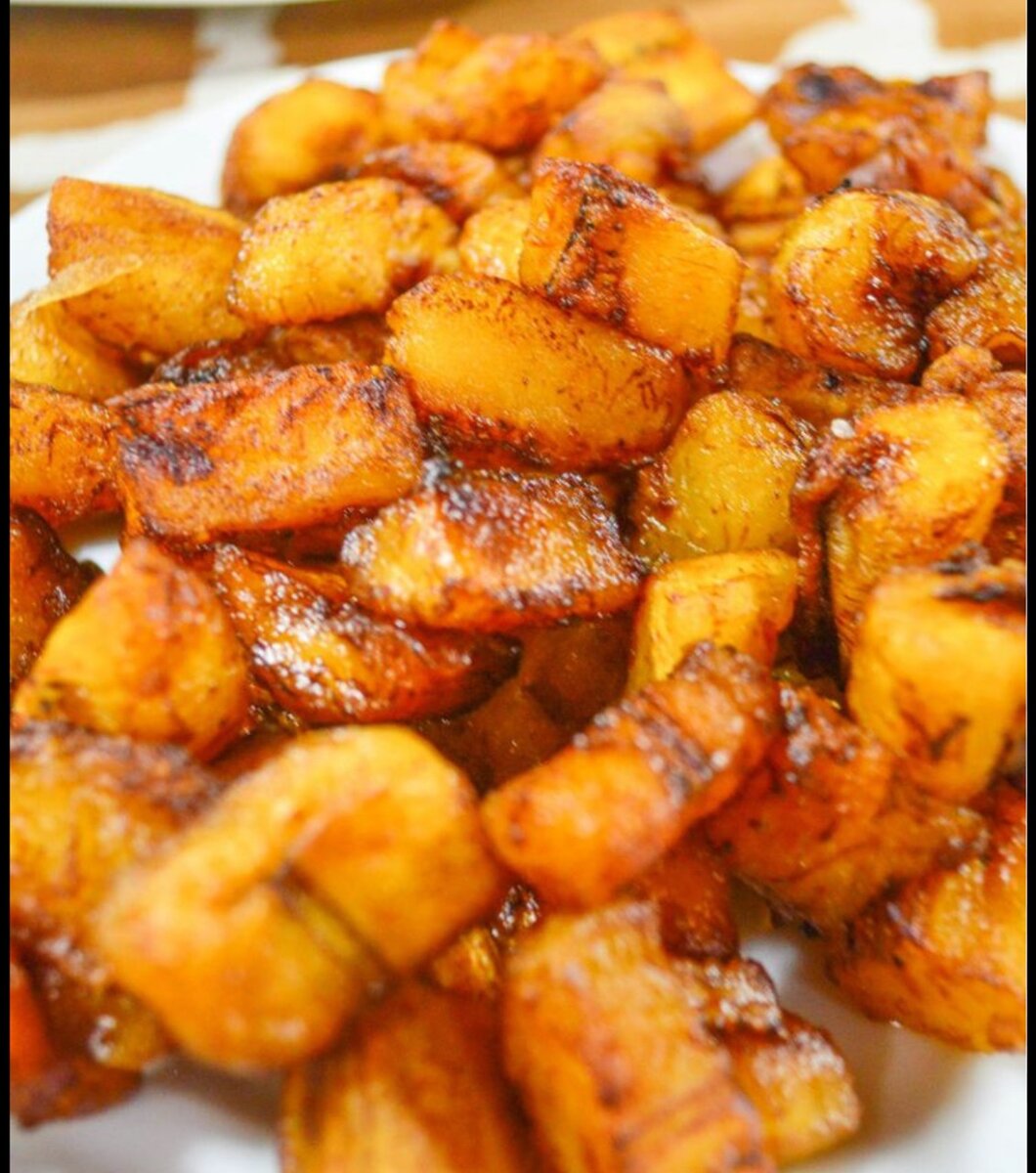 Plat de Plantains Sautés Épicés