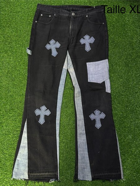 Pantalons customisés croix
