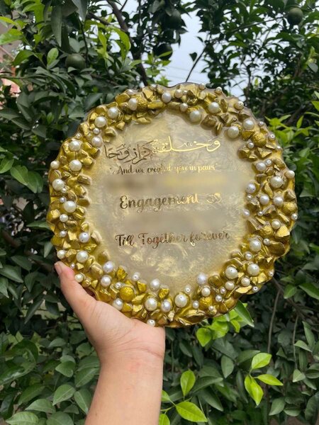 Resin plate