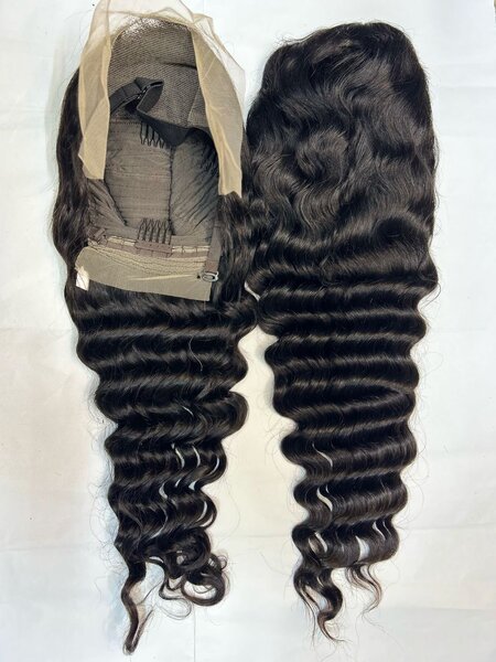 Perruques en dentelle ondulée 100%