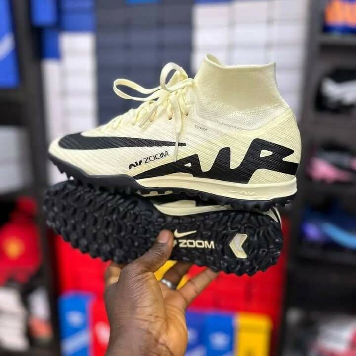 Airzoom astroturf boots