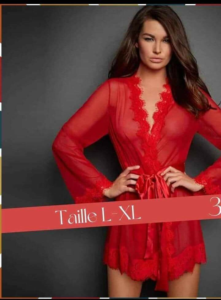 Pegnoire strigue en dentelle