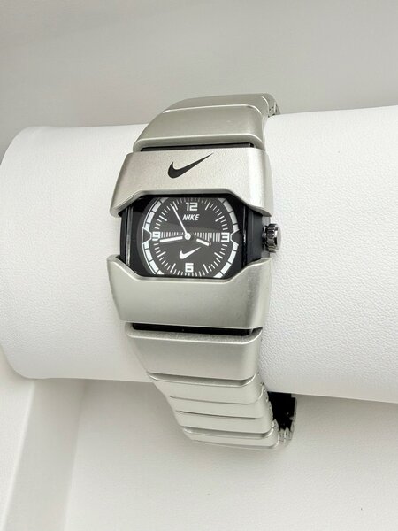 Montre sport argent Nike