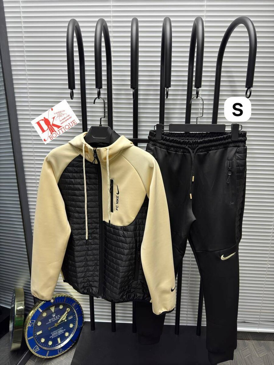 Ensemble de sport Nike moderne