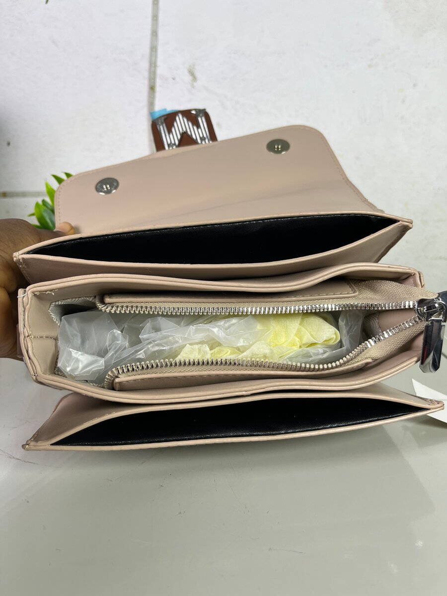 Chic Leather Crossbody Bag