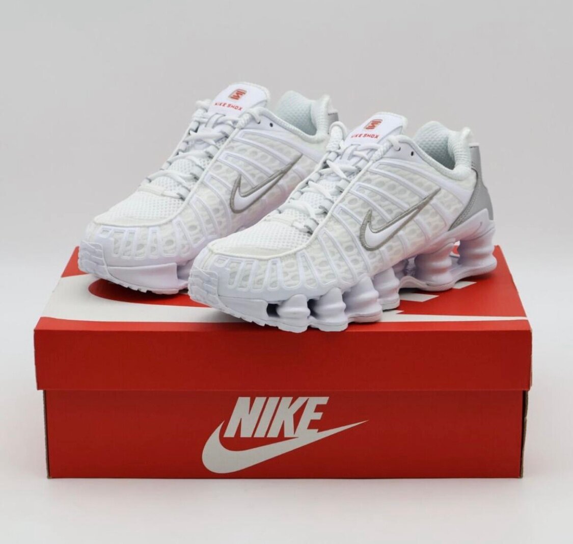 Chaussures de sport Nike blanches pour homme