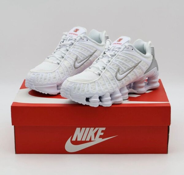 Chaussures de sport Nike blanches pour homme