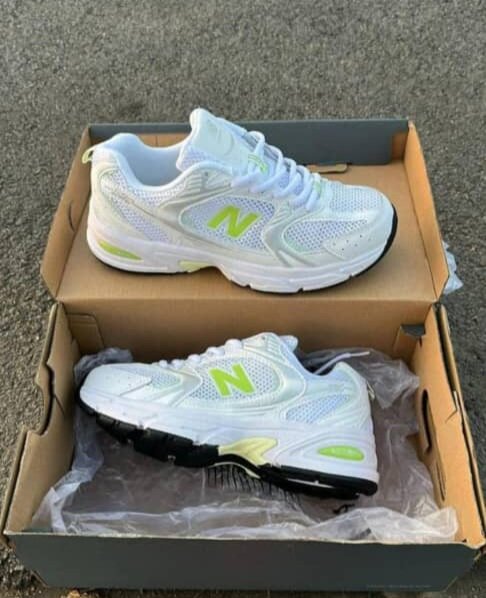 Chaussures de sport blanches