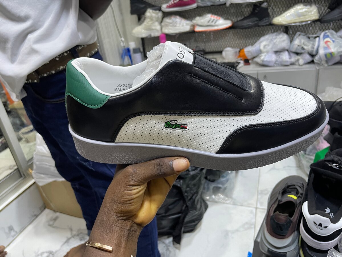 Chaussures Lacoste Homme