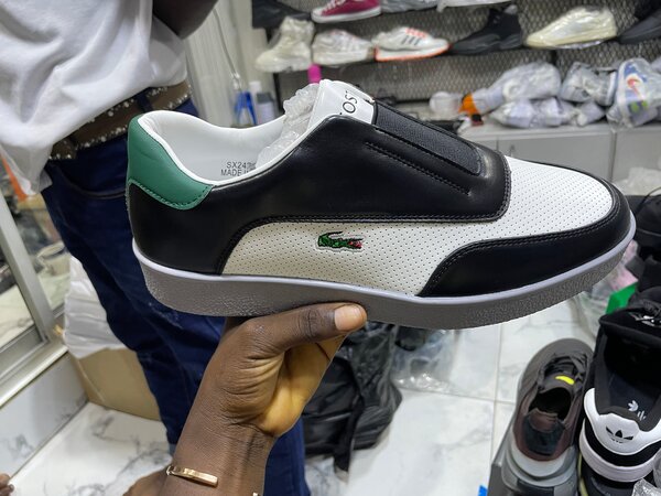 Chaussures Lacoste Homme