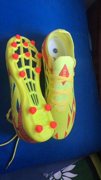 Chaussures de Football Multicolores