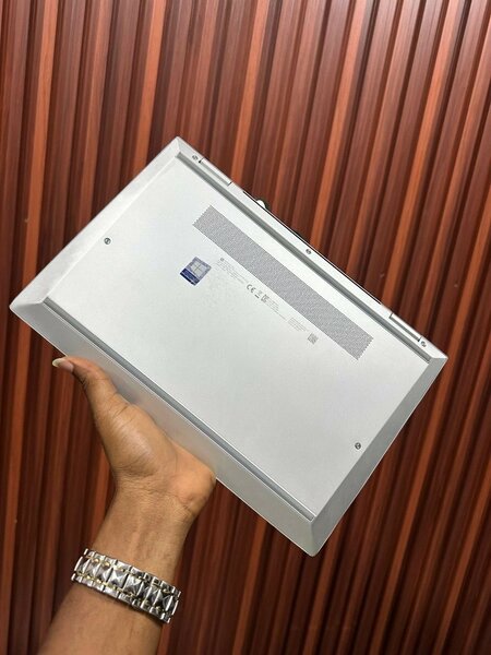 *HP ELITEBOOK 830 G7*
