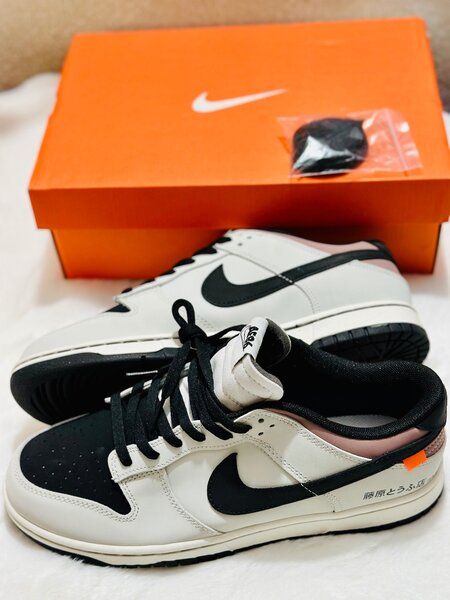 Baskets noires et blanches