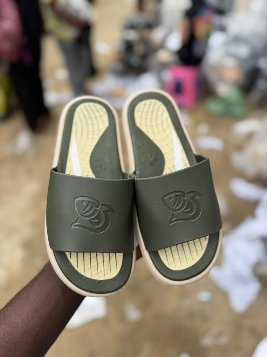 Tongs confortables pour homme