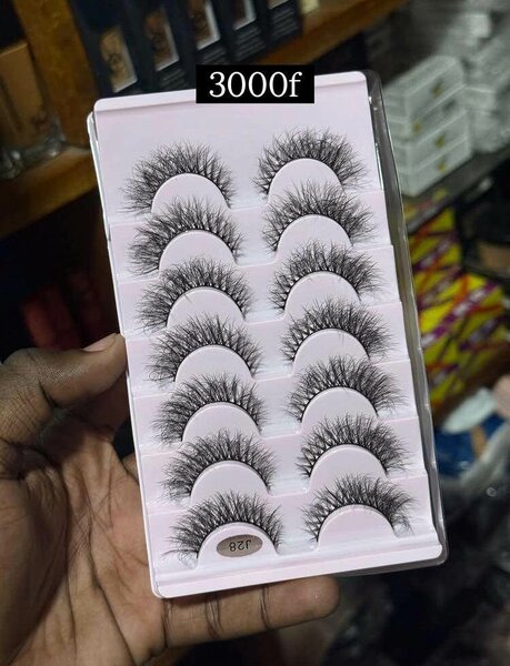 Faux cils volumineux 3D