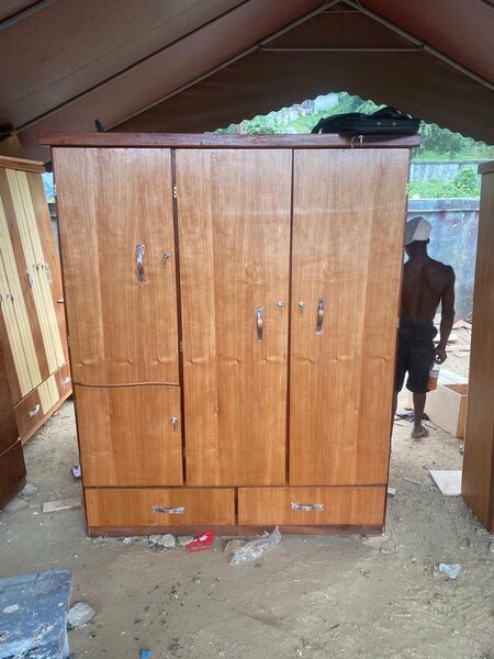 Grande Armoire en Bois 4 Portes
