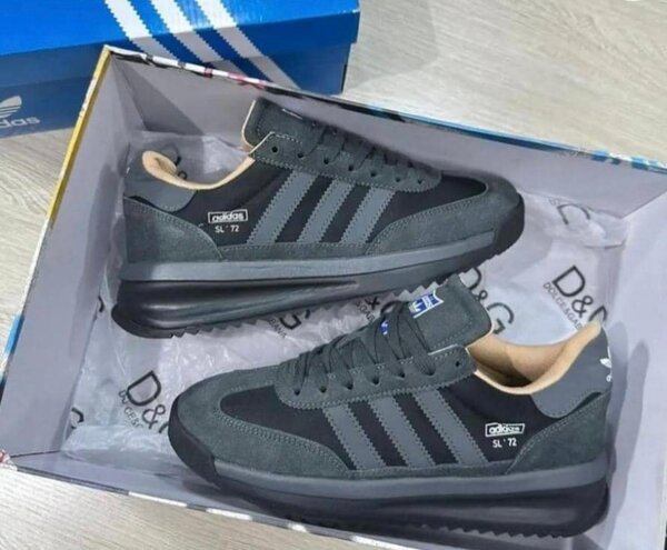 Adidas SL
