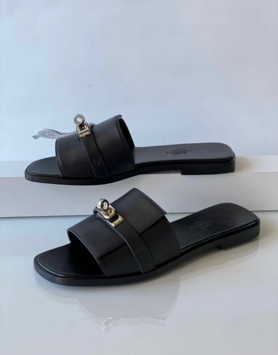 Sandales plates élégantes