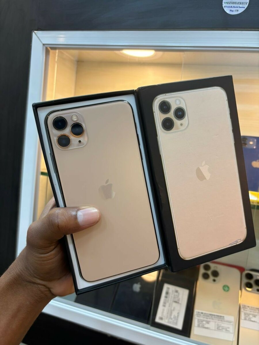 iPhone 11 Pro Max 64go quasi neuf avec son carton