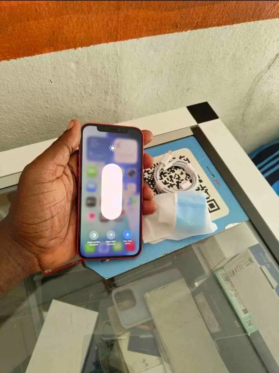 iPhone 12 Rouge Neuf