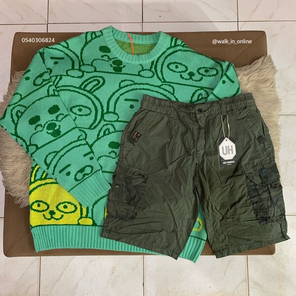 One cardigan and one short parker