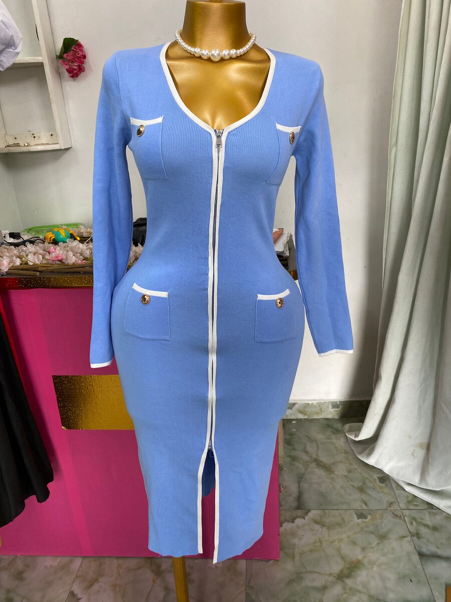 Robe moulante bleue élégante