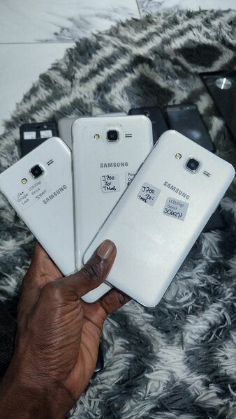 Samsung Galaxy J7 - Smartphone d'occasion