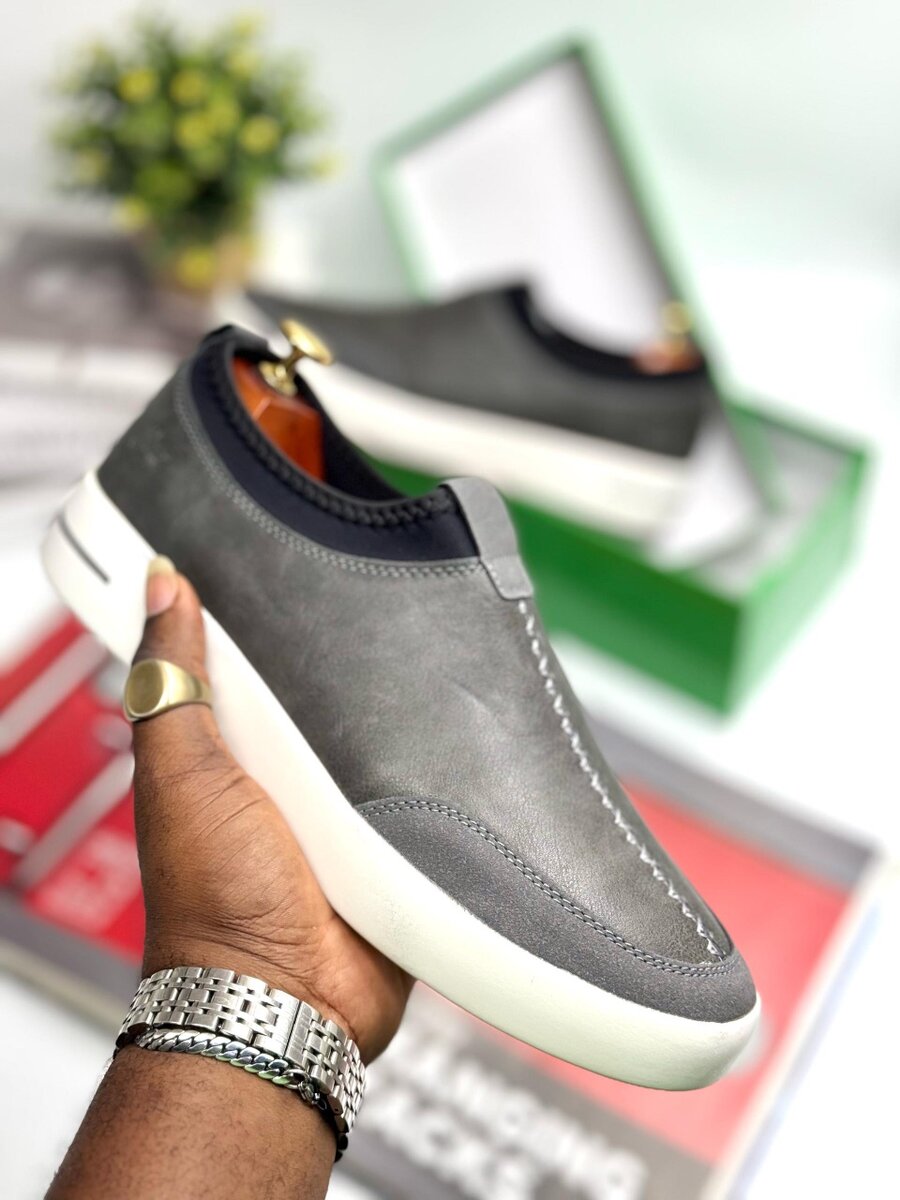 TIMBERLAND GREY AND WHITE