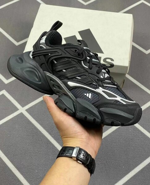 Baskets noires tendance homme