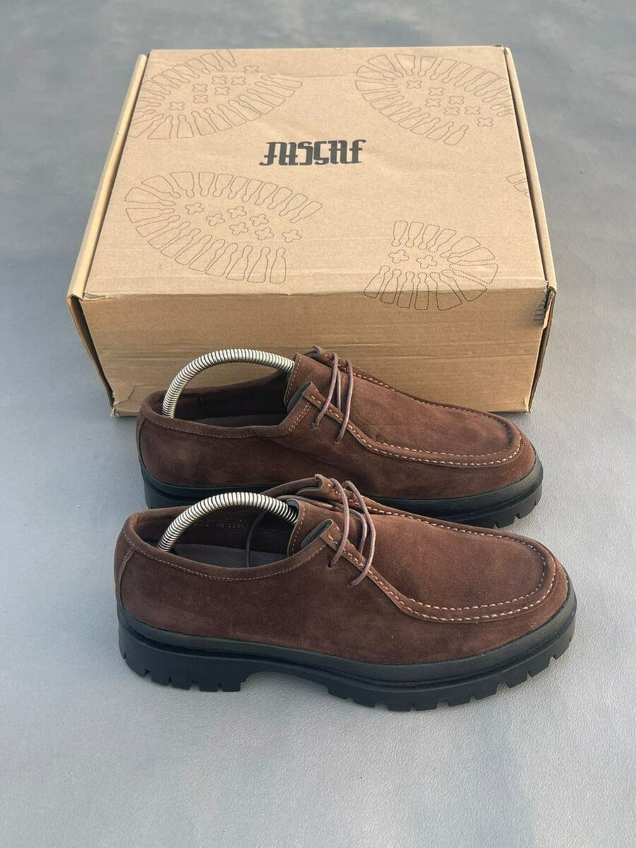 Chaussures homme en daim robustes