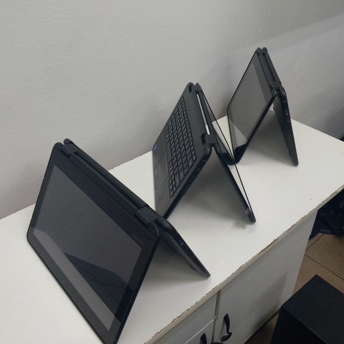 Lenovo laptop touch 4GB Ram 128GB SSD