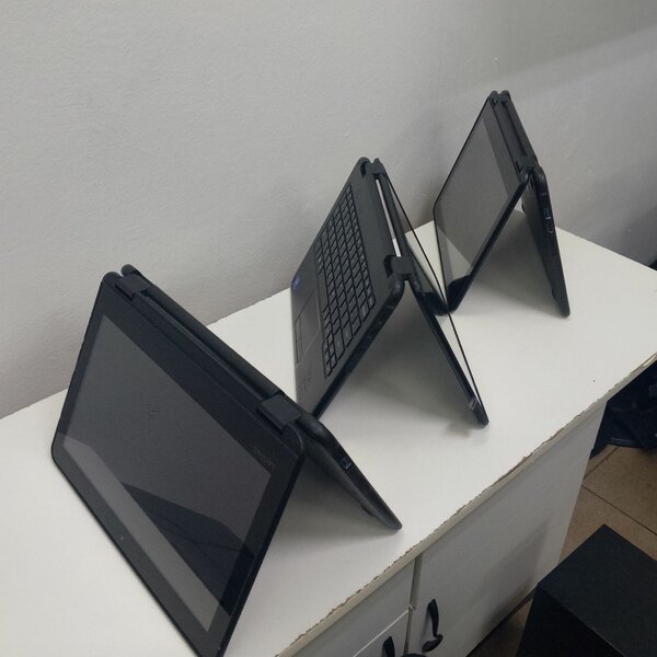 Lenovo laptop touch 4GB Ram 128GB SSD