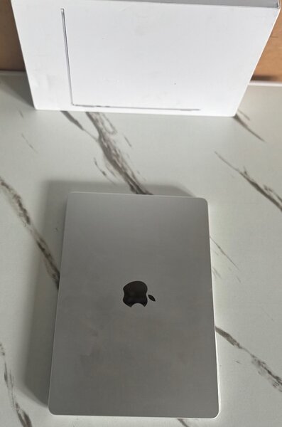 MacBook air m4 2025