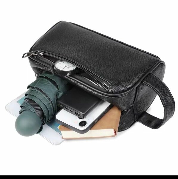 Trousse de Voyage en Cuir