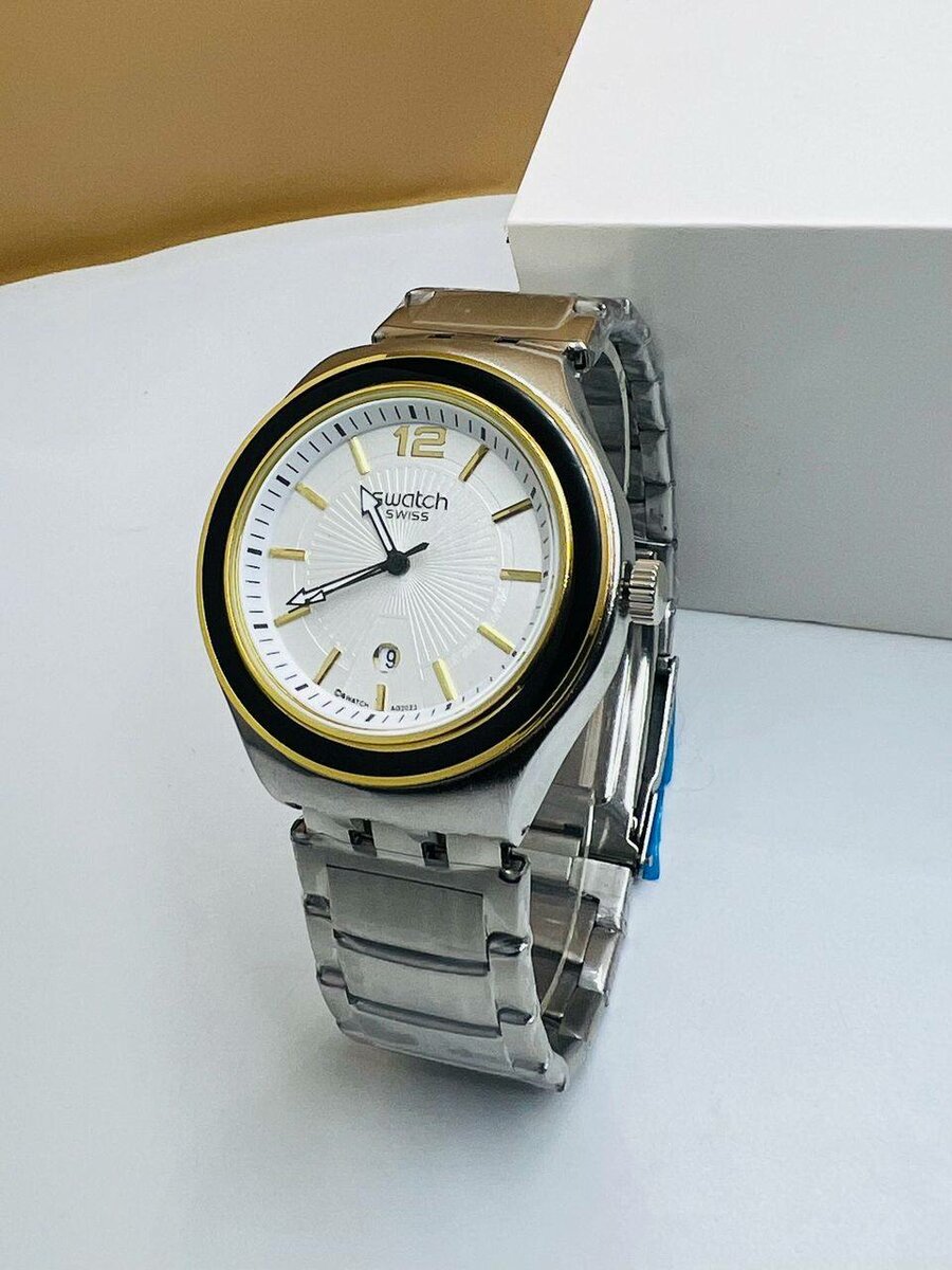 Montre de luxe disponible ici