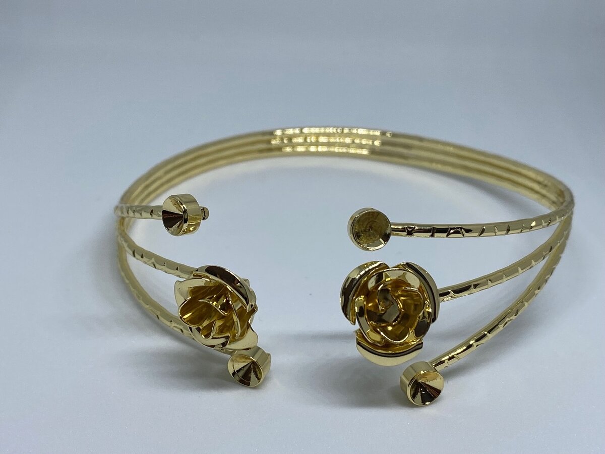 Bracelet doré élégance florale