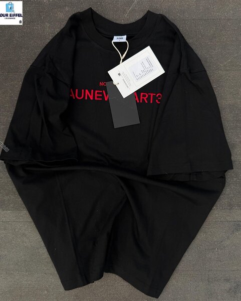 T-shirt unisexe noire tendance