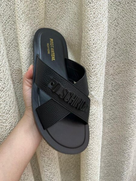 Sandales de plage Moschino