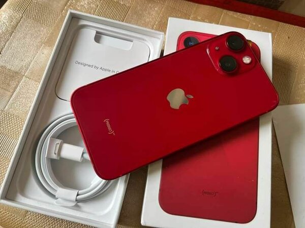 iPhone 13 Rouge Neuf